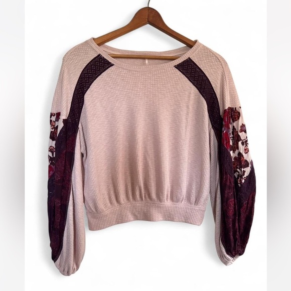 Free People Sweaters - Free People Casual Clash Floral Sleeve Top